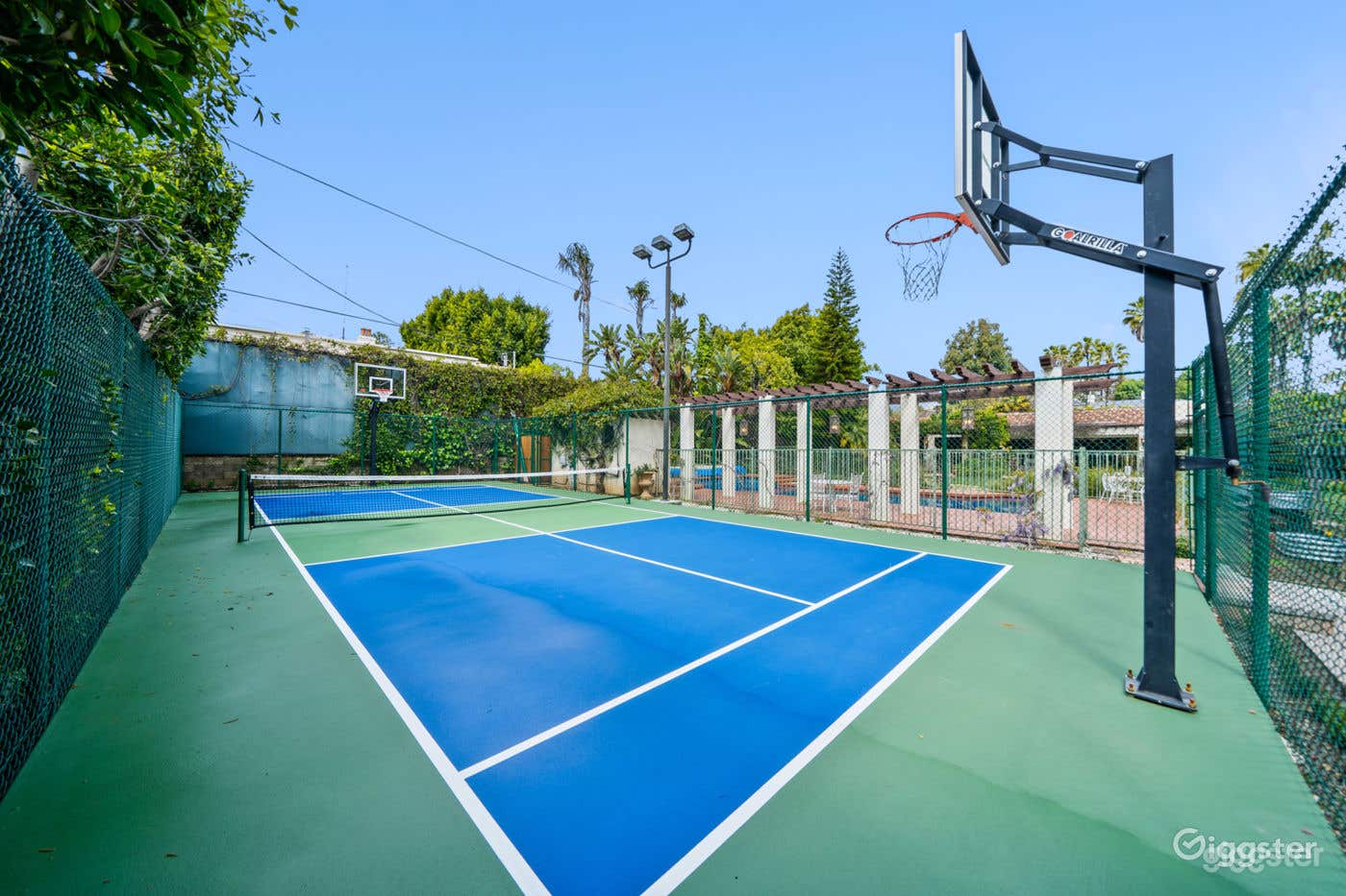 ENCHANTING SPANISH HAVEN: BASKETBALL &amp; TENNIS COURT Photo 1