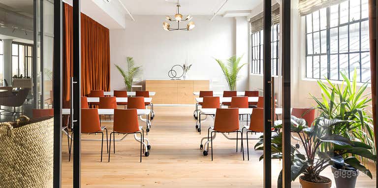  Classroom seating for up to 24 