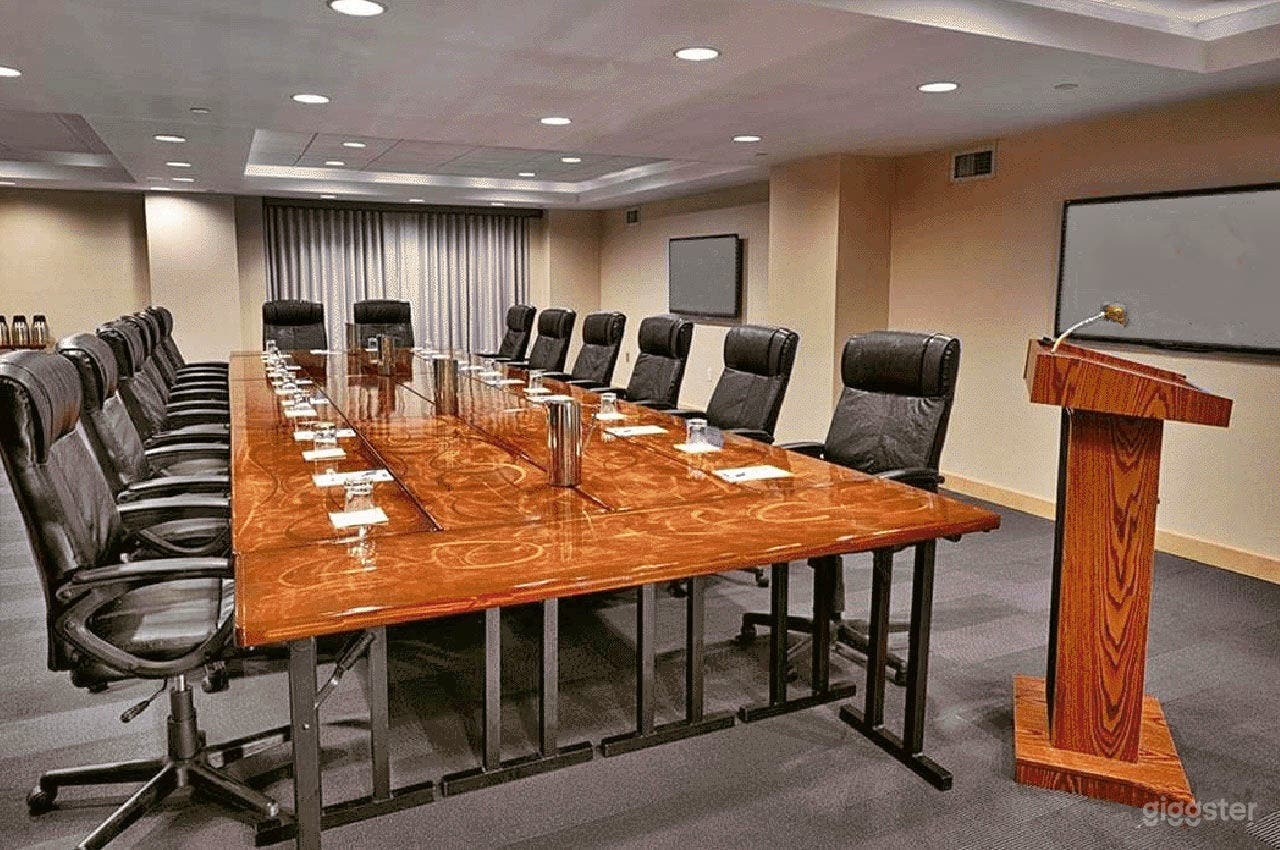 Fashion Garment Room Photo 1