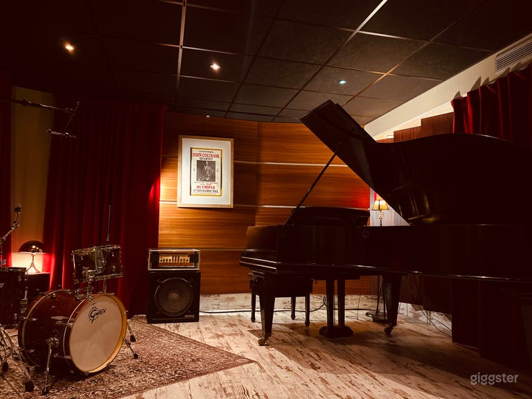  Studio BECHSTEIN 
Piano 3/4 de Queue 