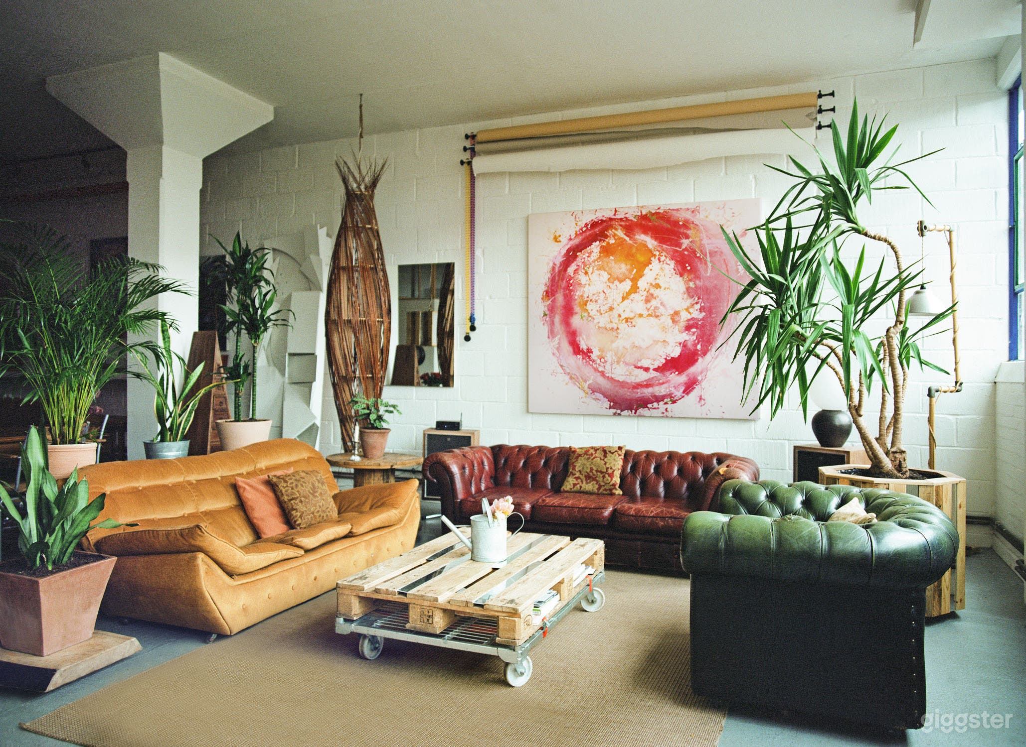 Artistic / Industrial Warehouse Loft Photo 2