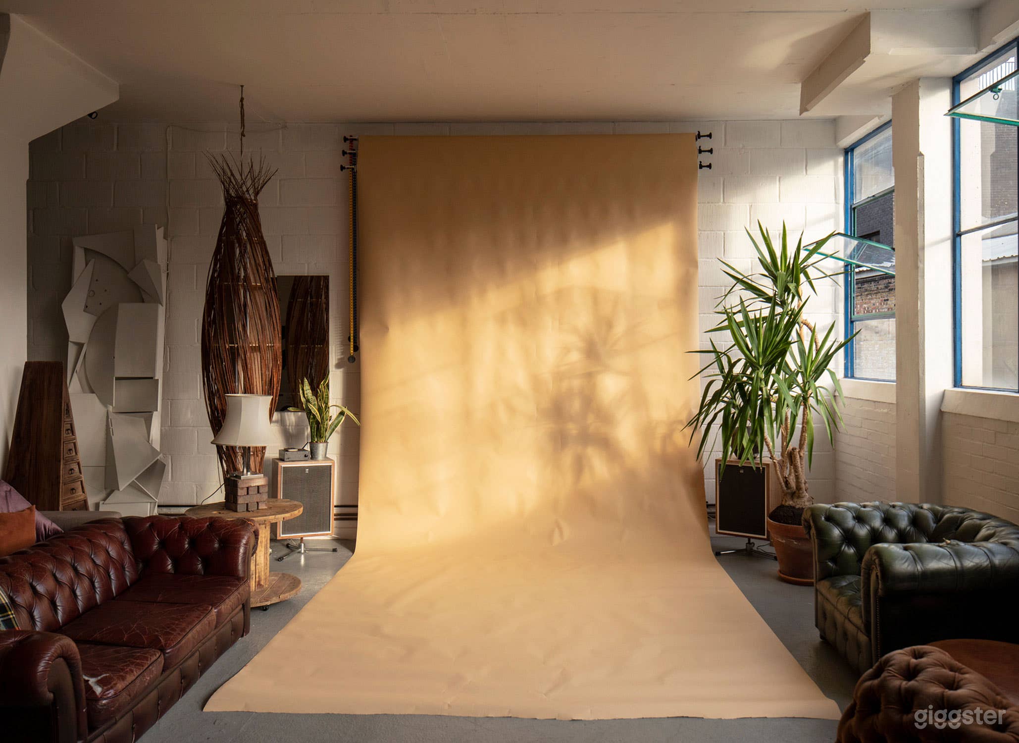 Artistic / Industrial Warehouse Loft Photo 3