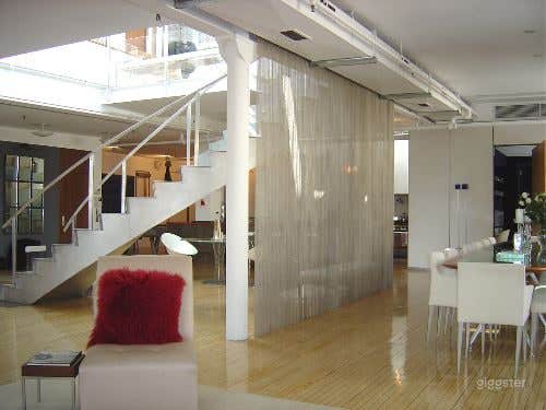 Large modern penthouse duplex: Location 2991 Photo 1