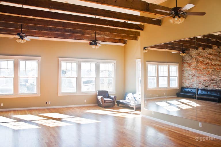  Studio 1 with Natural Light 