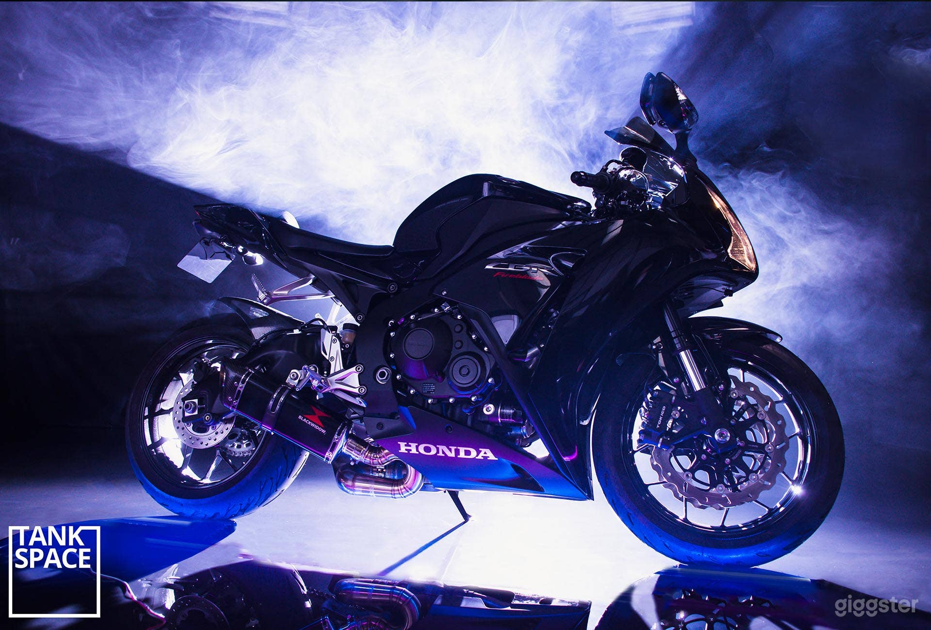 Rain &amp; Underwater Studio Photo 4