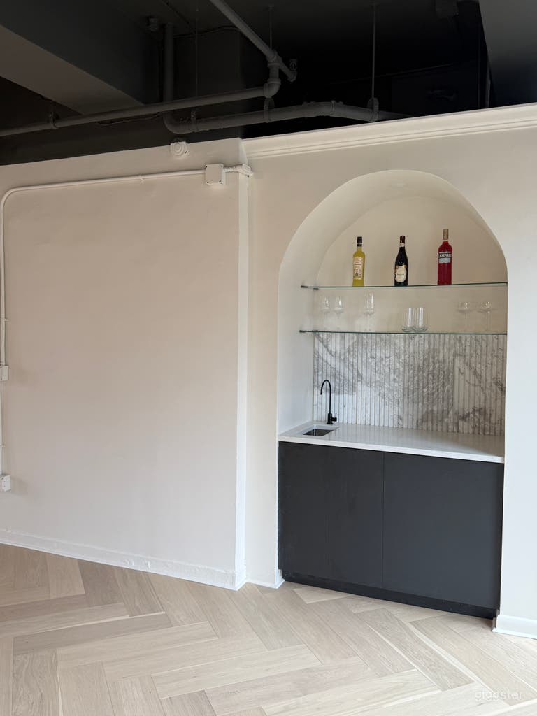  Posh Studio in the Sky 