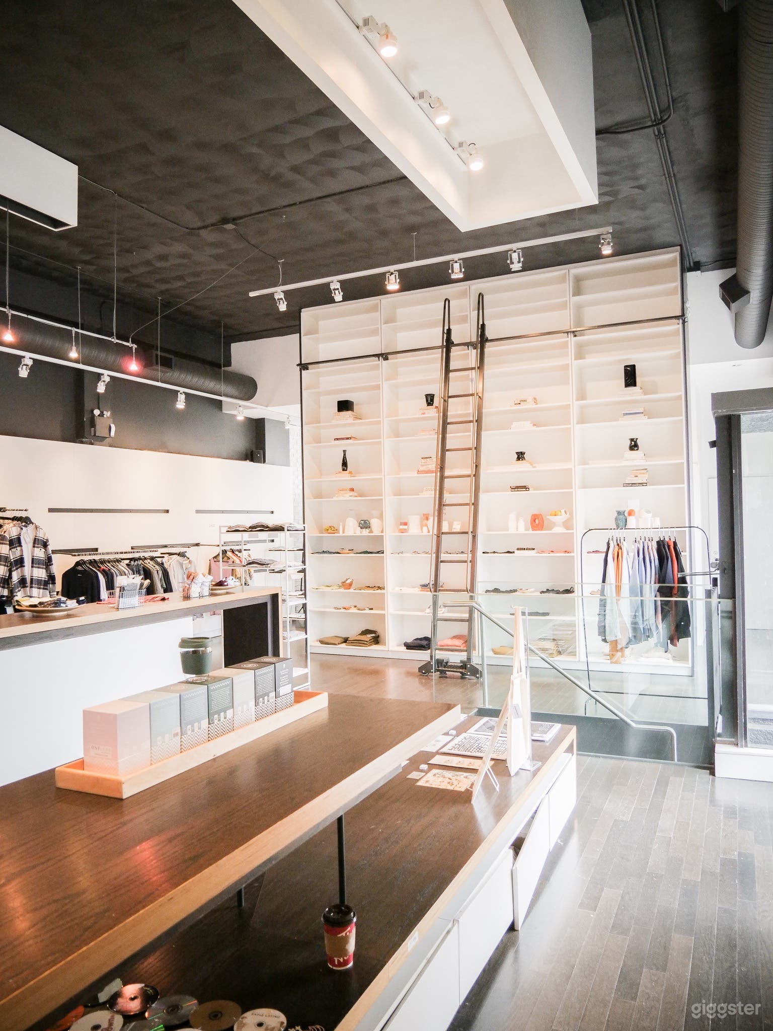  Retail Space Photo 4