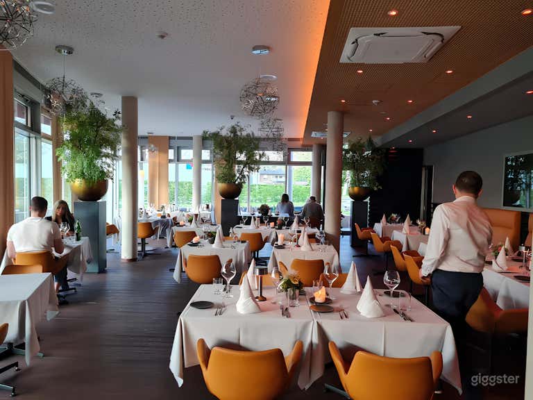  Modernes Hotel mit Speise- & Konferenzräumen 