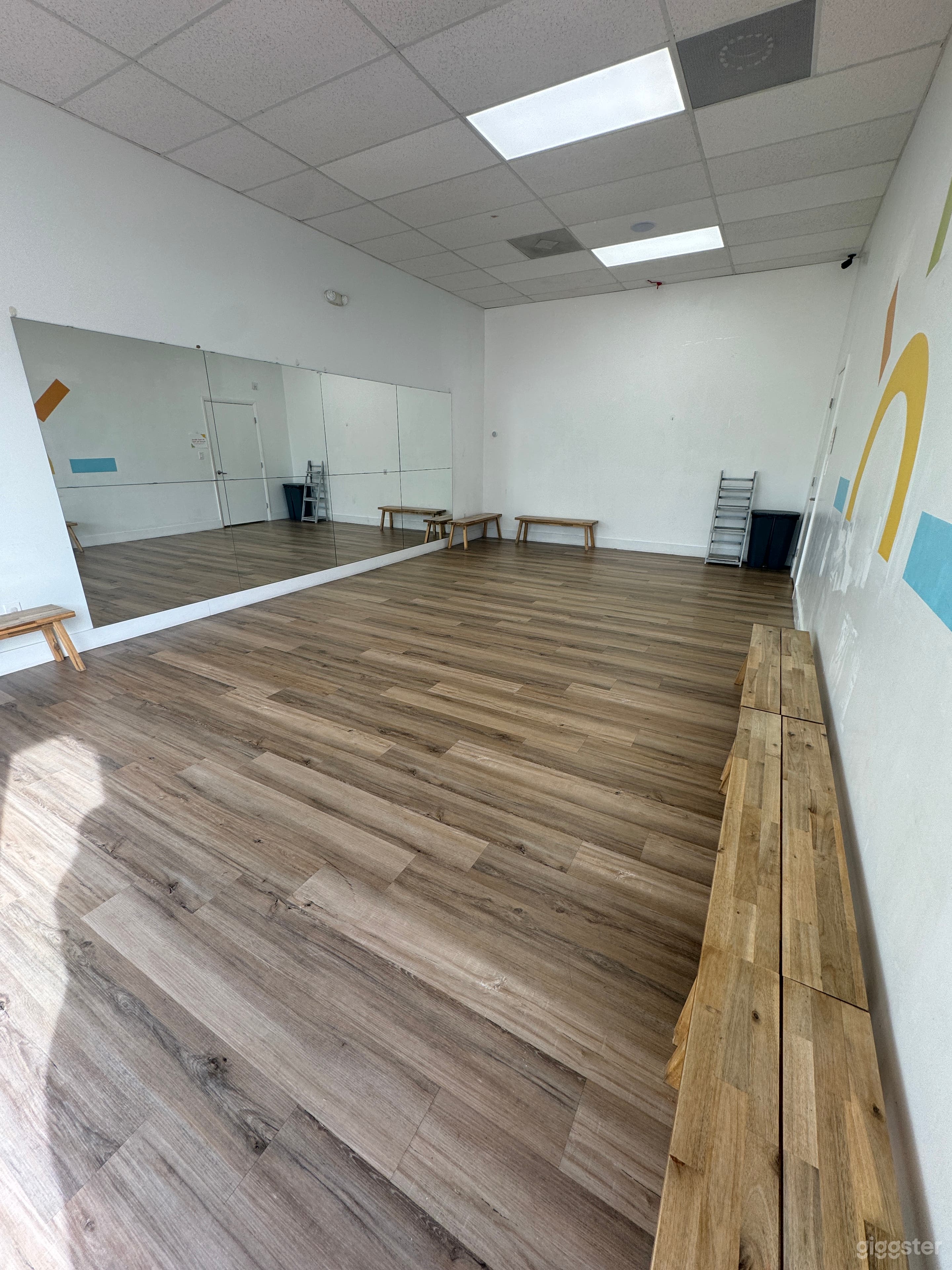 Modern indoor play space Photo 3