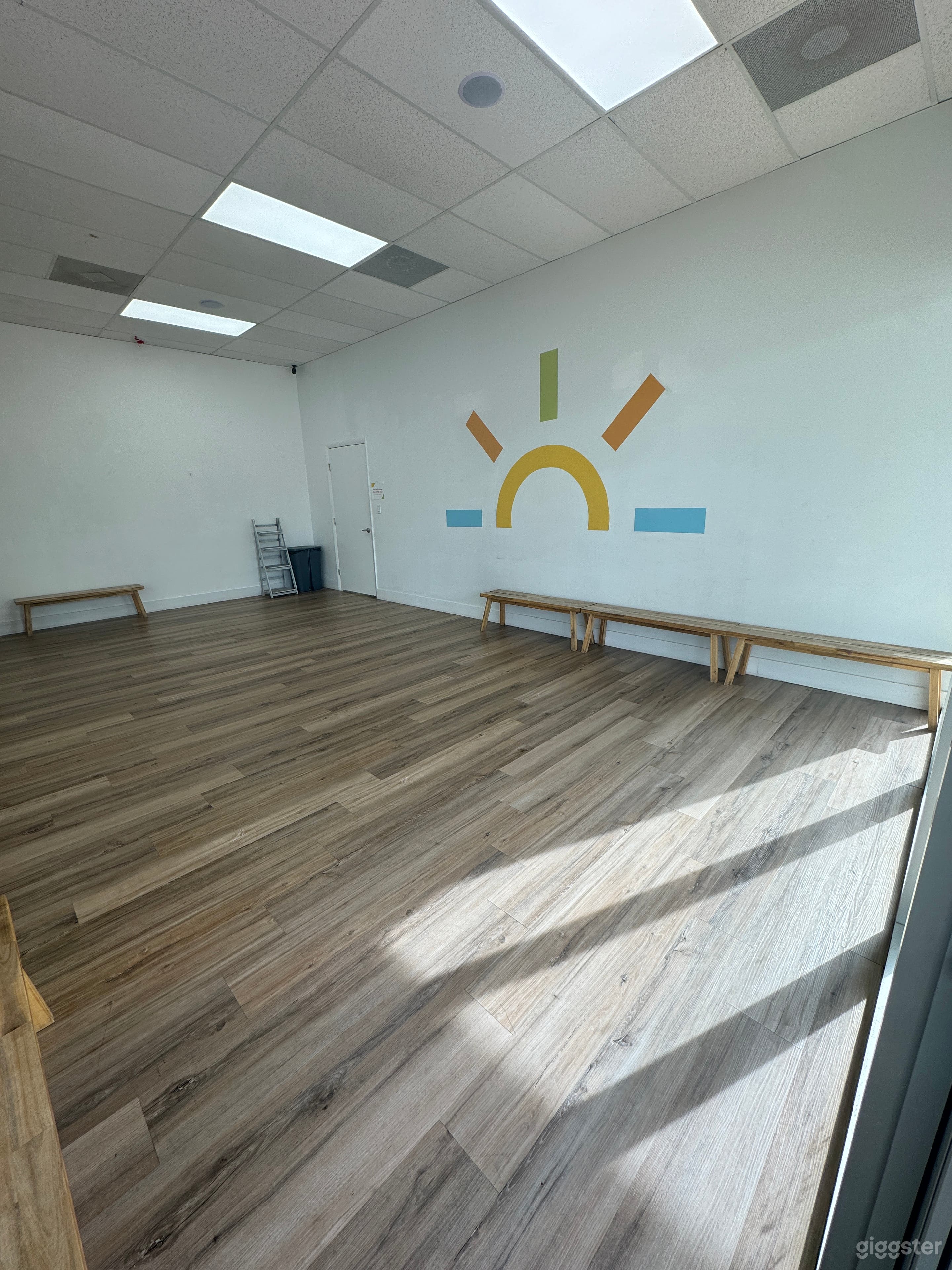 Modern indoor play space Photo 2