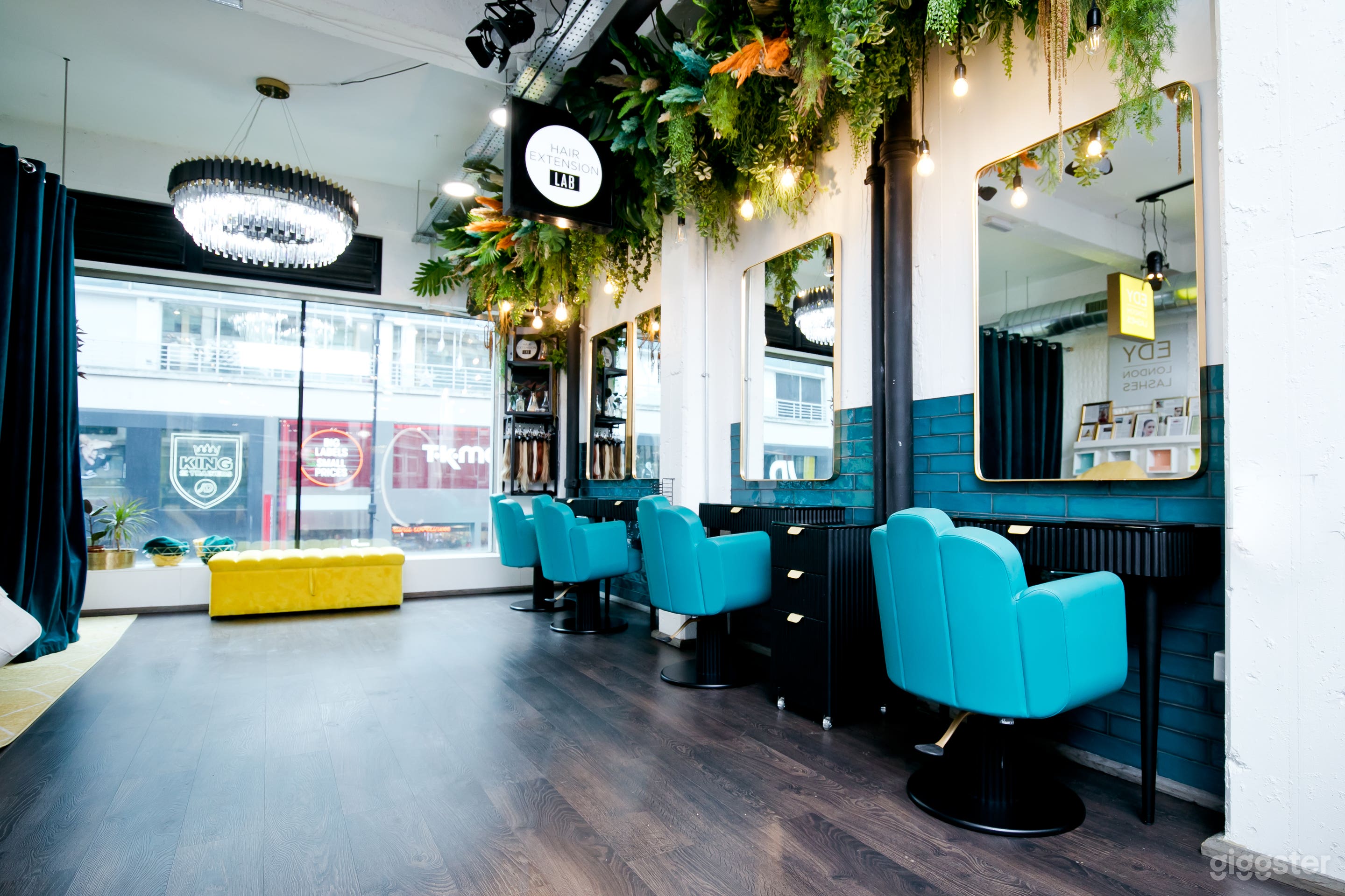 Interior/View over Oxford Street