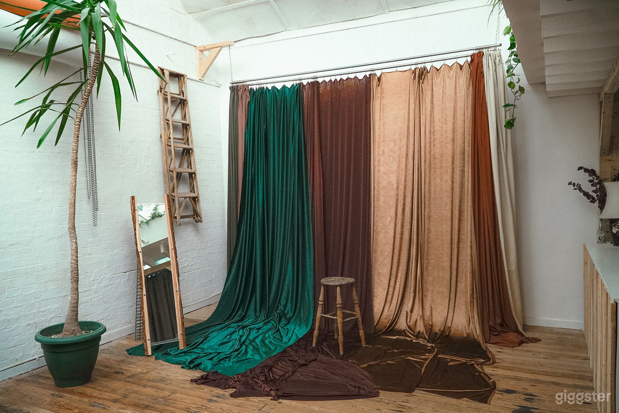 Industrial Warehouse Loft - Photography Studio Photo 4