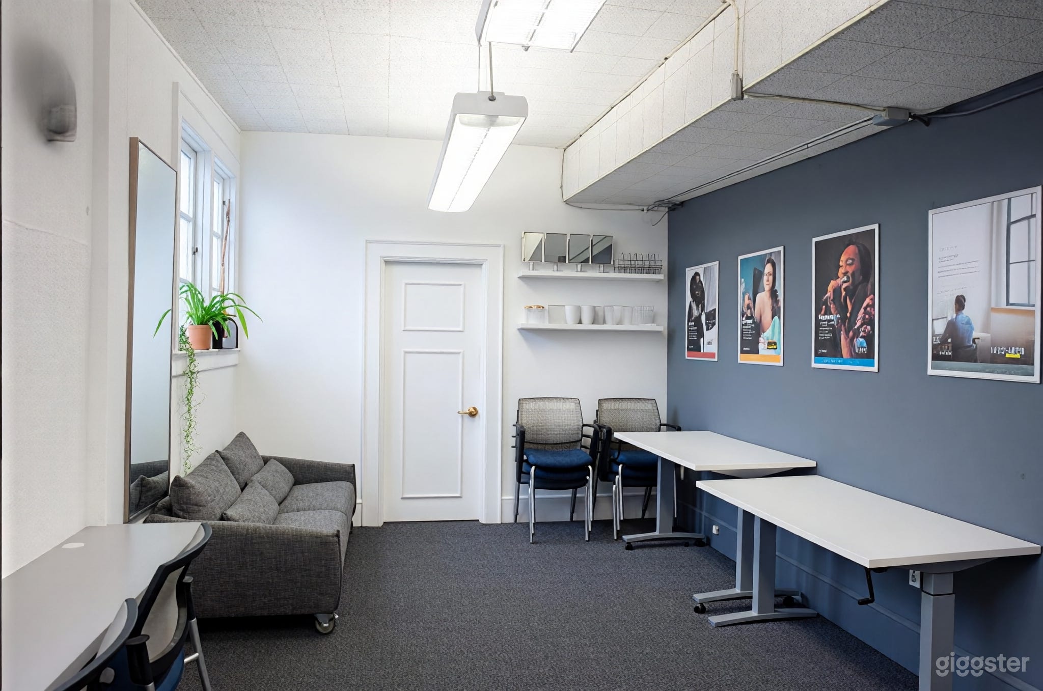 Versatile Executive Suite | Green Room, Conference & Lounge  Photo 2