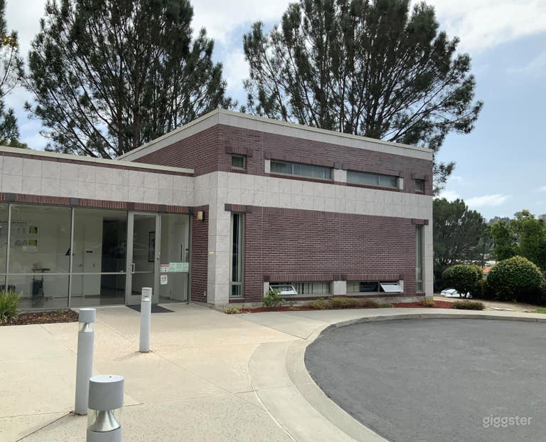  Modern Ballet and Dance Studio 