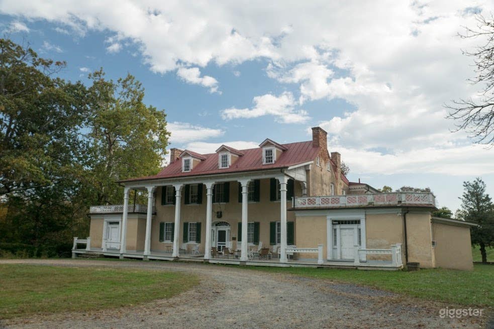 Antebellum Greek-Revival-Style Mansion  Photo 1