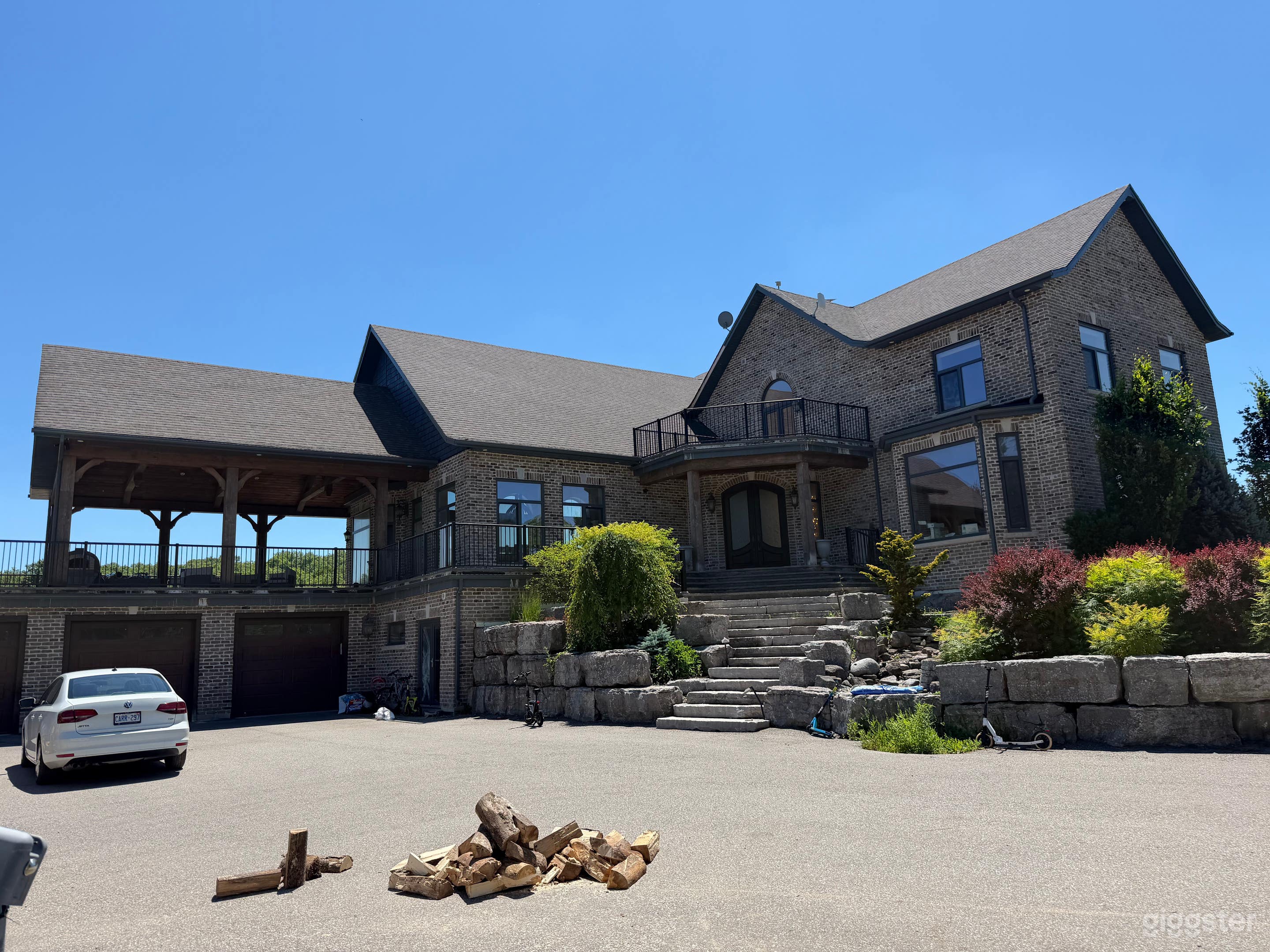 10,000 sq. ft. extraordinary private estate in Milton Photo 1