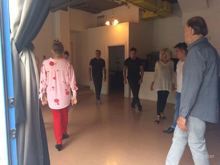  ROOM THE UNEXPECTED (Small Dance Studio) 