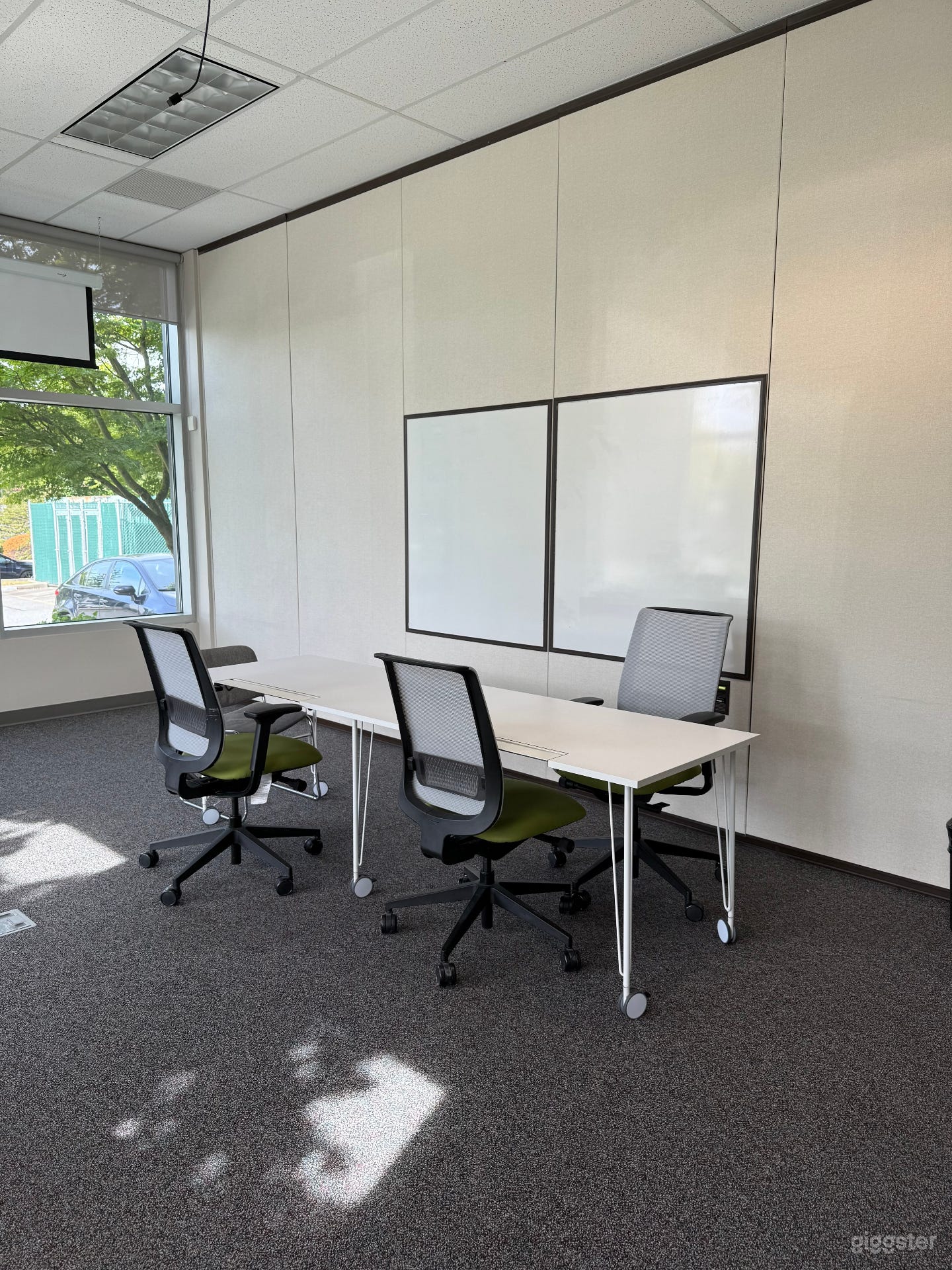 Richmond Creative Studio with Cyclorama Wall Photo 3