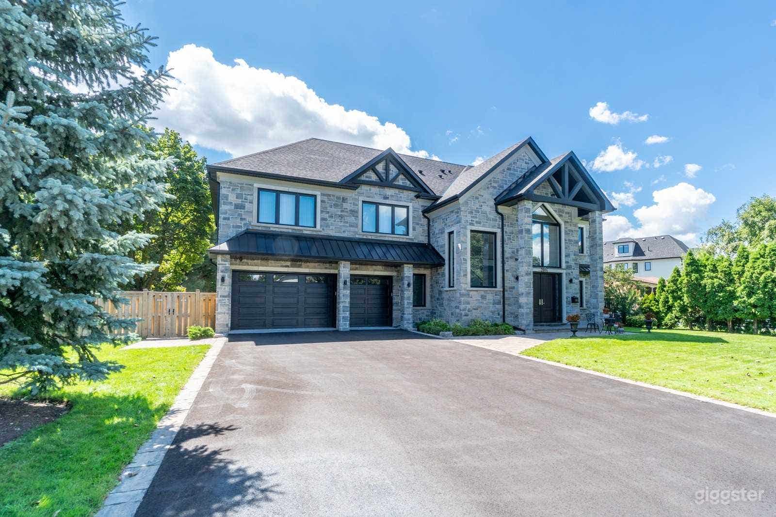 Luxurious Mansion in Mississauga Photo 3