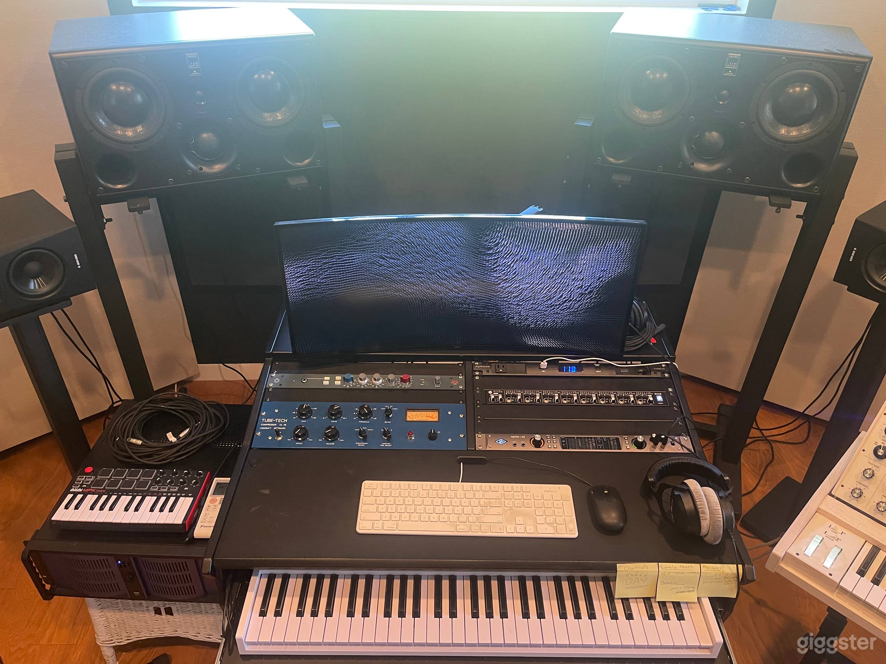 LUXURY Studio A - With Pool &amp; Bungalow Photo 3