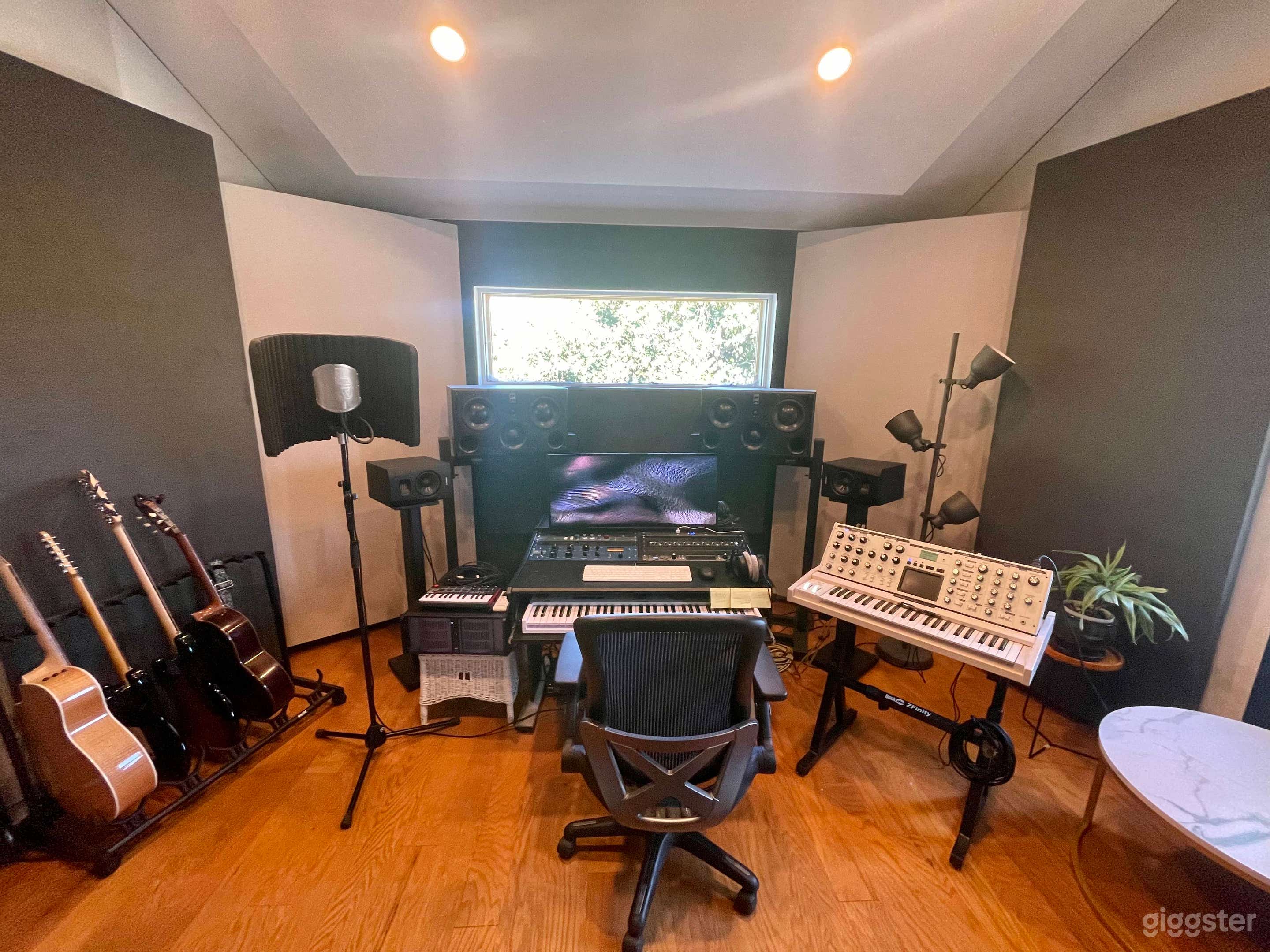 LUXURY Studio A - With Pool &amp; Bungalow Photo 1