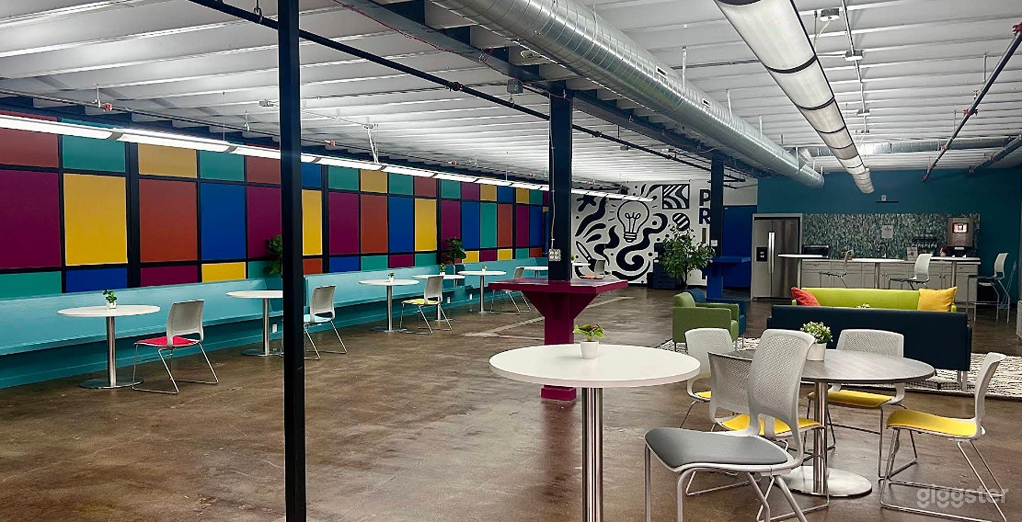 Flexible Lounge Space Photo 2