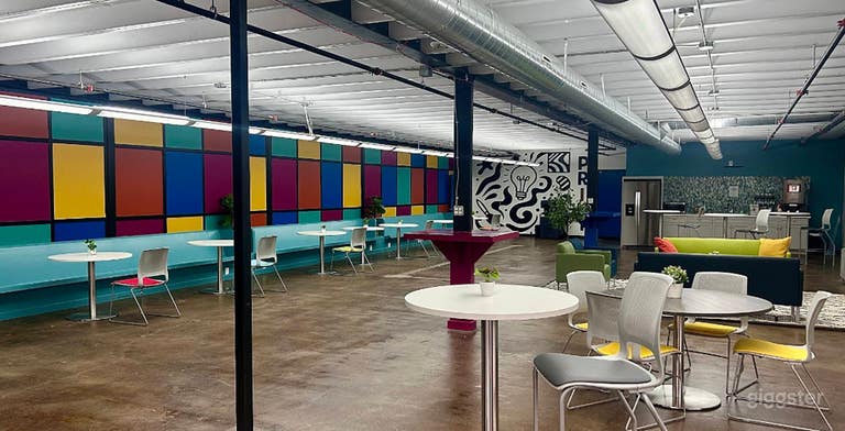  Flexible Lounge Space 