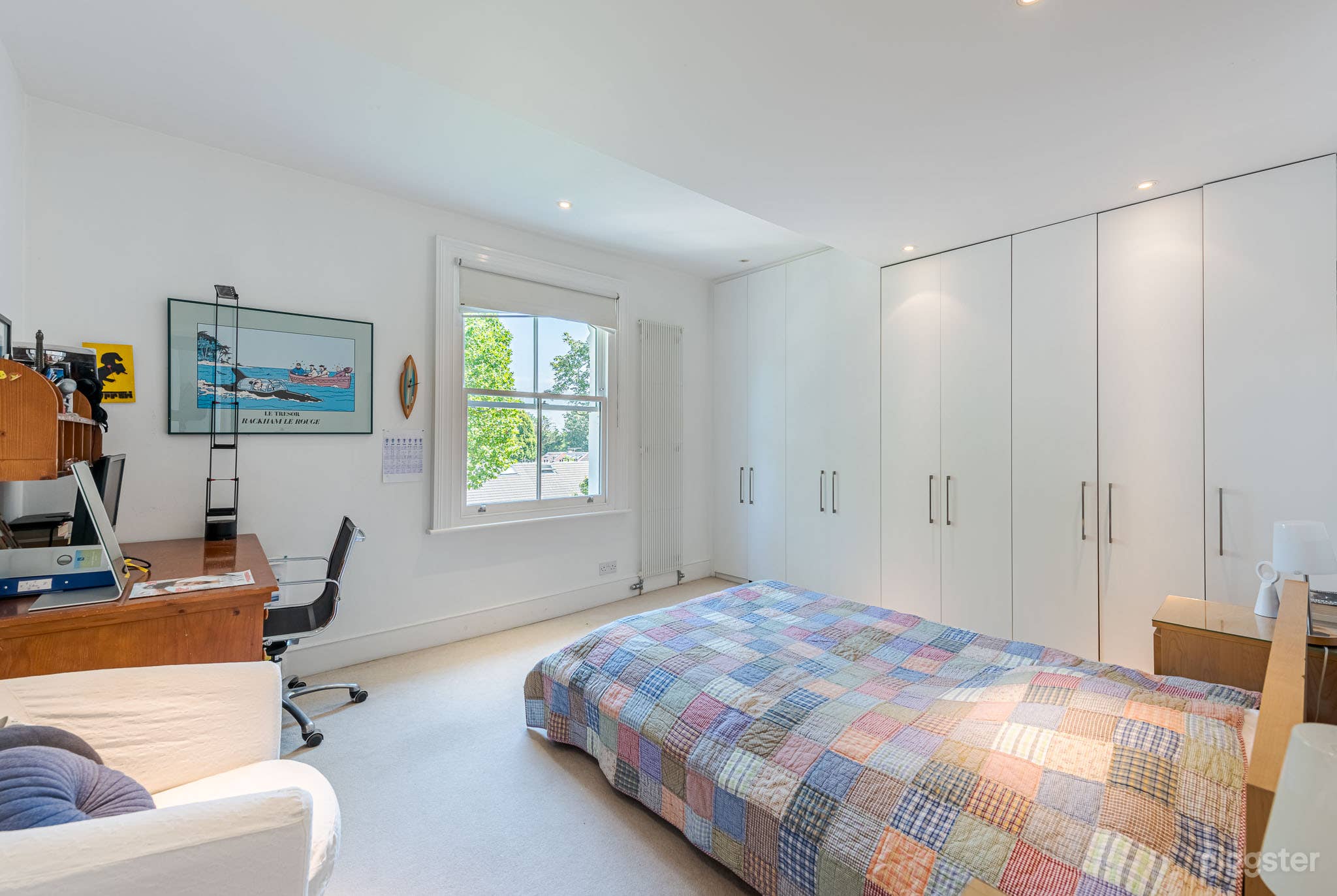 Melrose House With a Magnificent, Spiral Staircase Photo 3