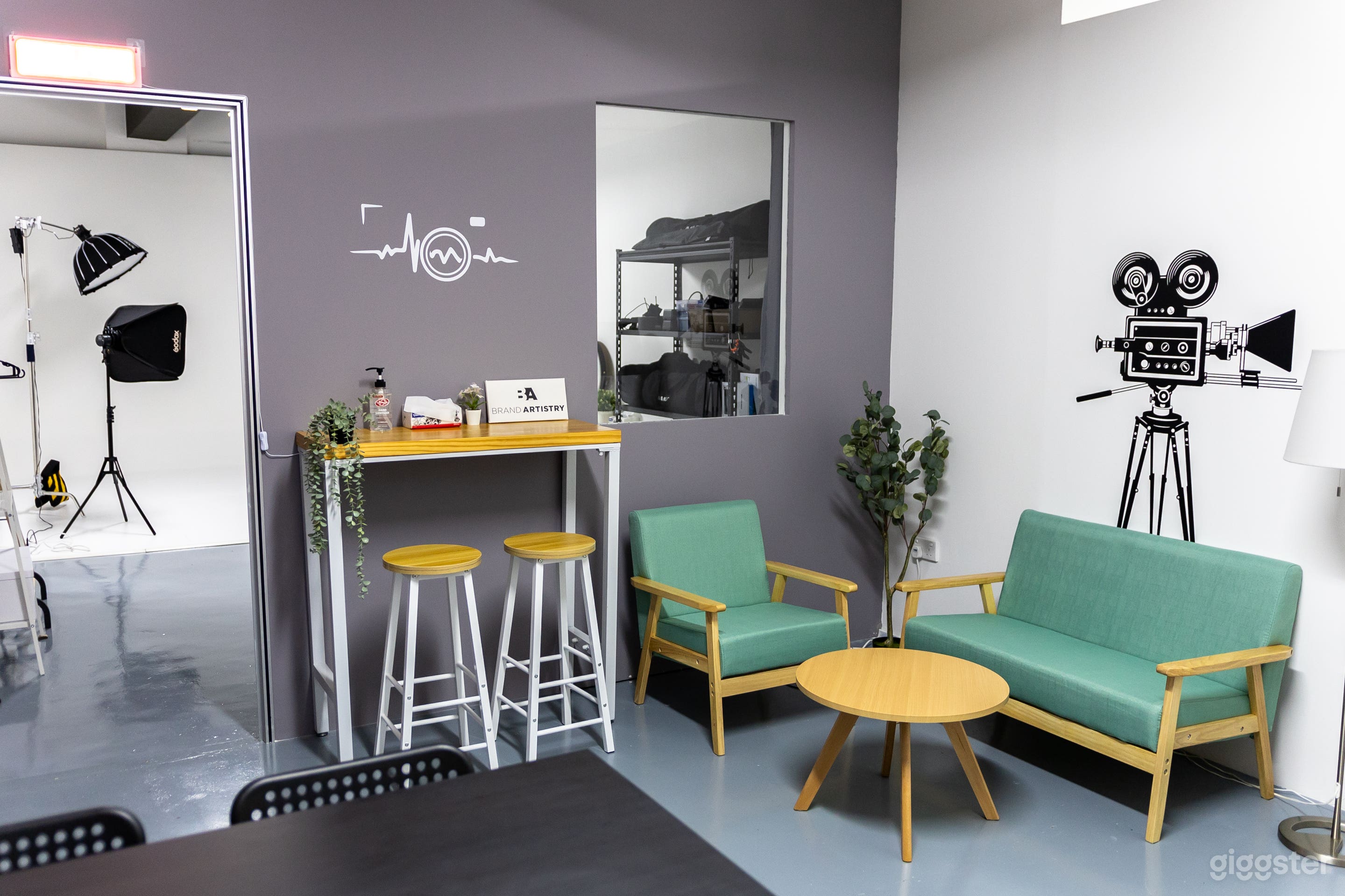 Mini Cyclo Studio for rent Photo 3