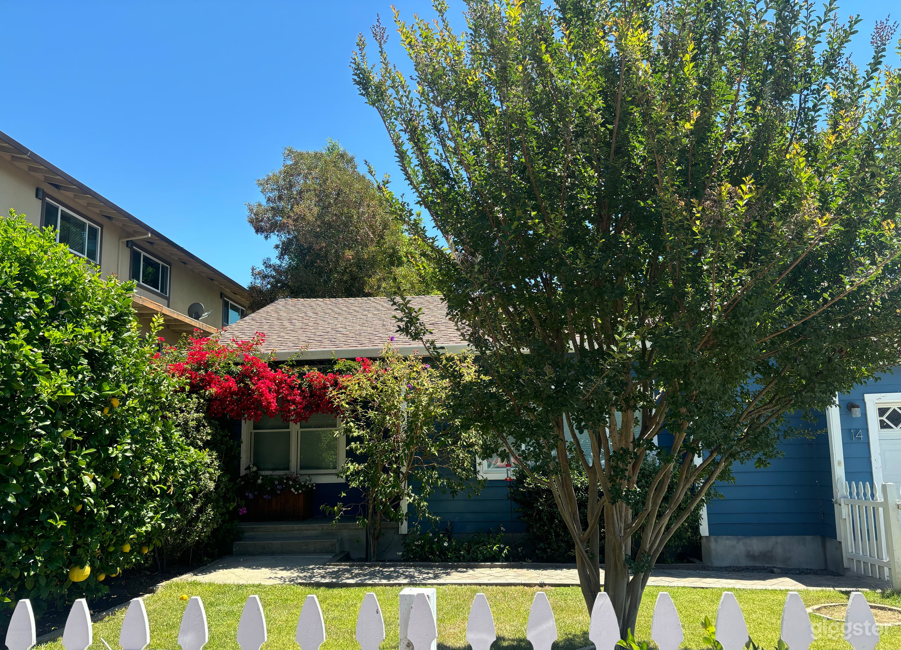 Cute home, white picket fence.  Rates negotiable! Photo 4