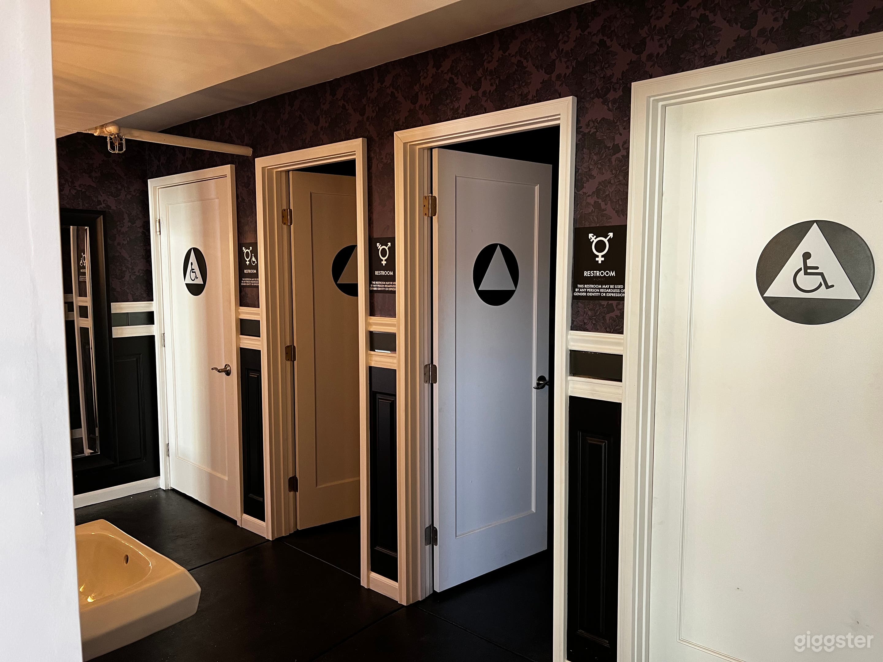 Theatrical Event Space with stage Photo 4