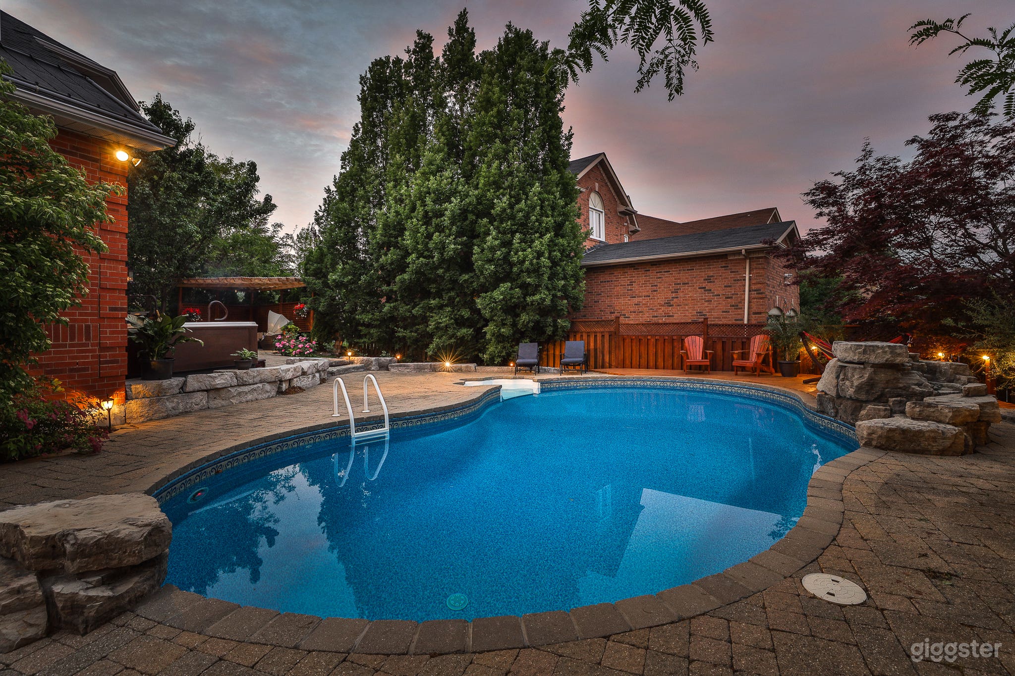 Beautiful one bedroom with pool, waterfall, hottub Photo 2