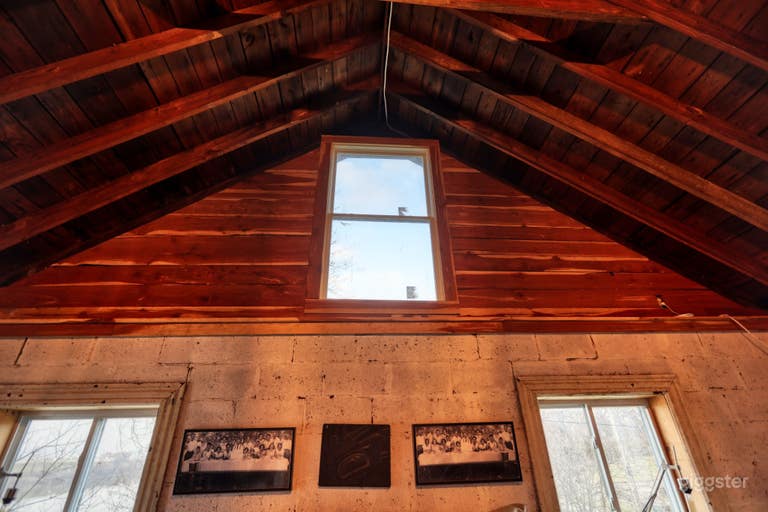  Tall ceilings and warm wood. 