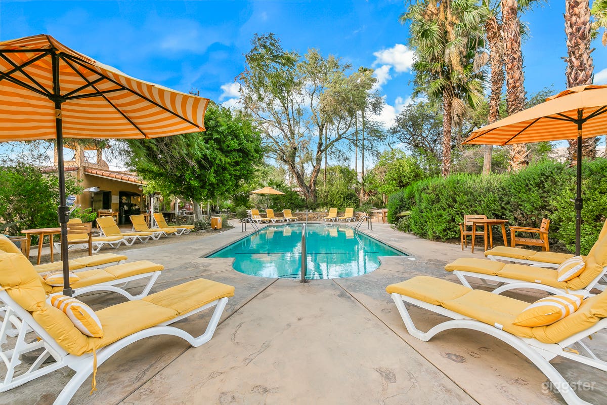 Desert Oasis: Mineral Pools &amp; Boutique Hotel Vibes Photo 2