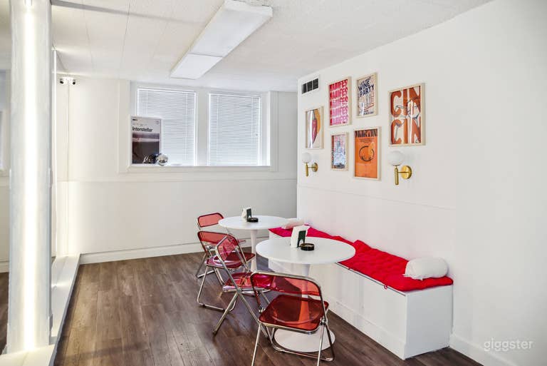  Creative Lounge & Meeting Space 