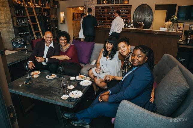 Contemporary Urban Wine Tasting Room in Healdsburg Photo 4