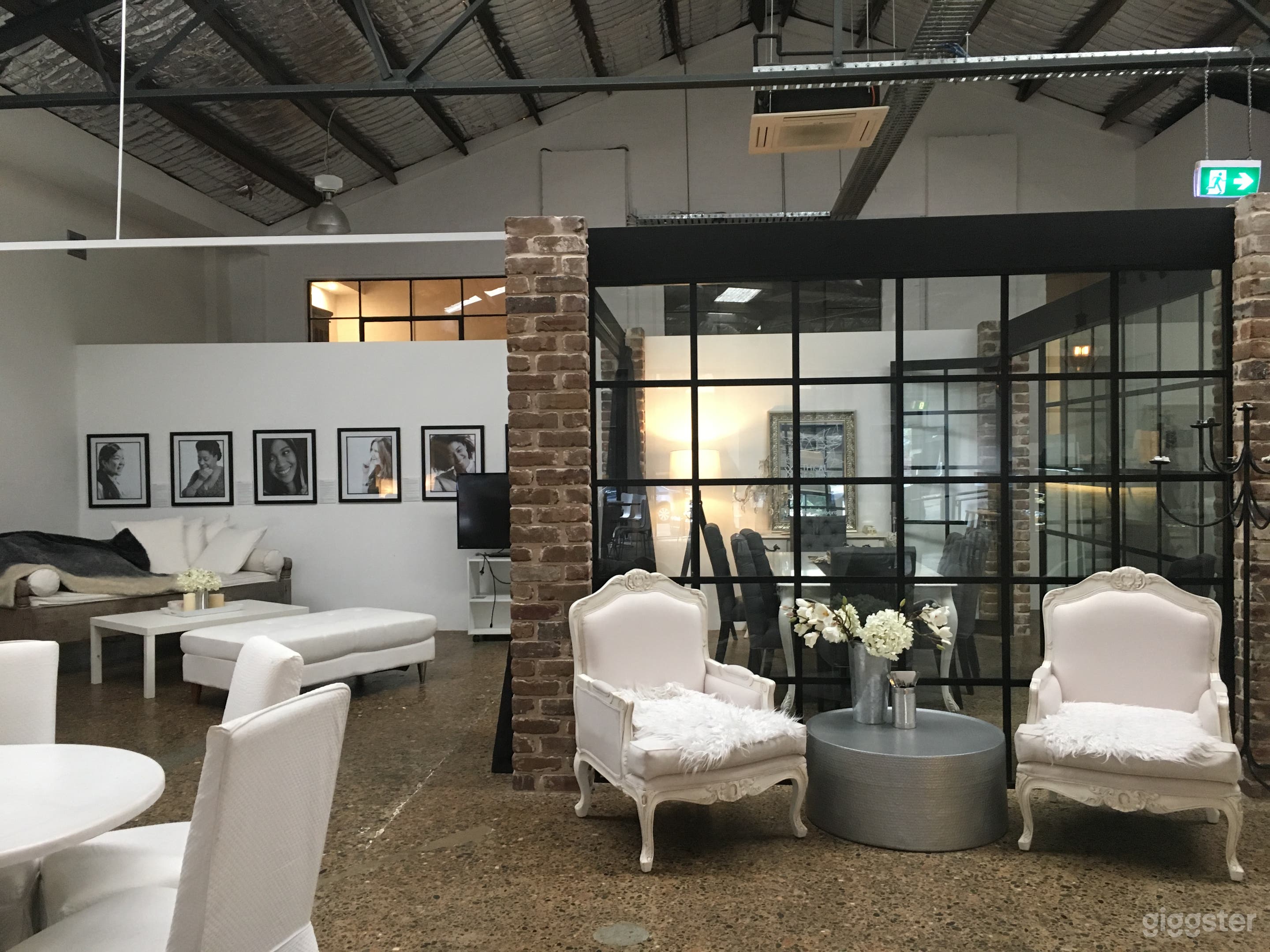 Industrial Chic Warehouse  Photo 4