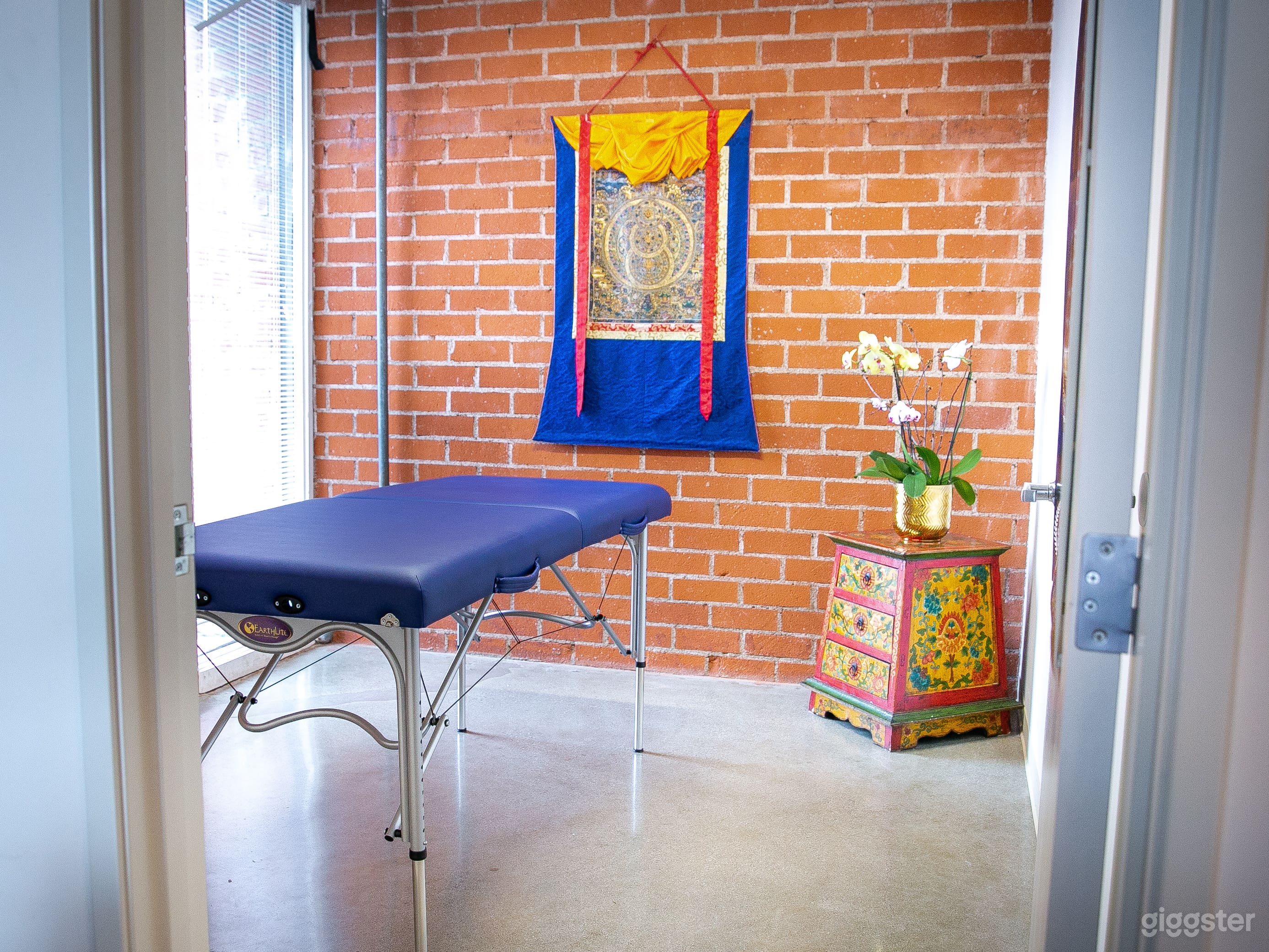 Intimate and Tranquil Healing Room Photo 2