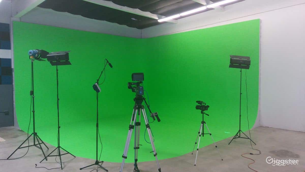 The Green Screen Room Photo 1
