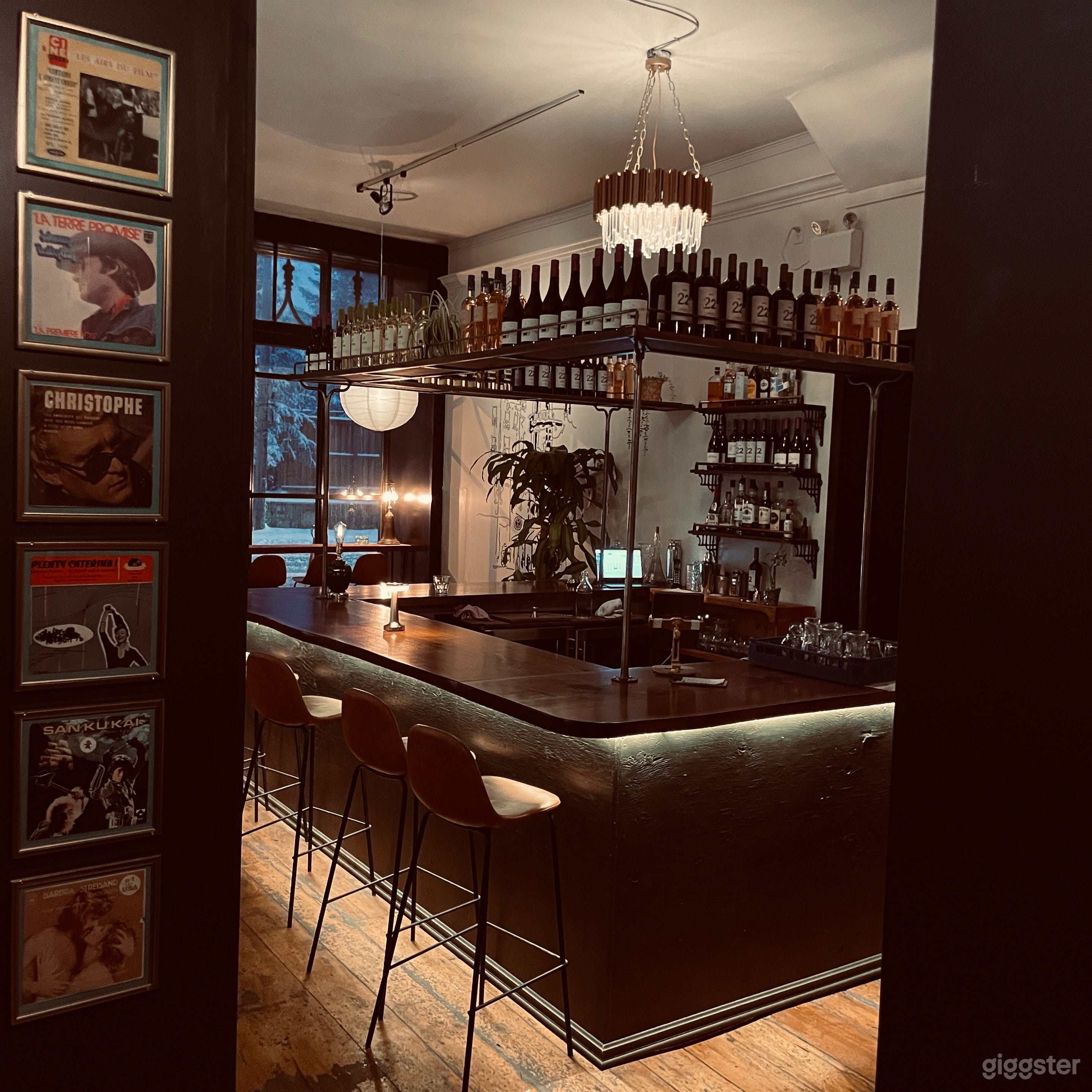 RÉUNION (Old World Bistro & Cellar) Photo 1