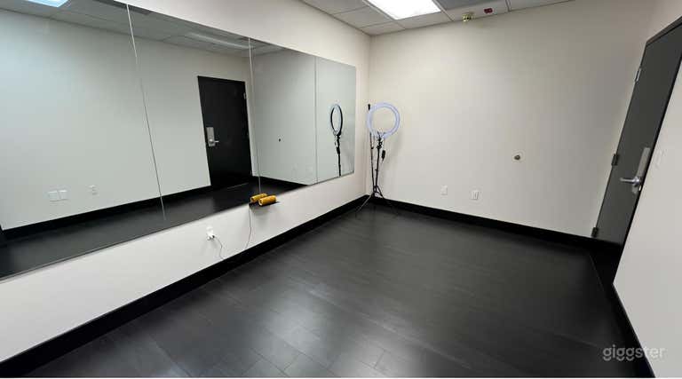  Small Dance Studio - Estrella Room 