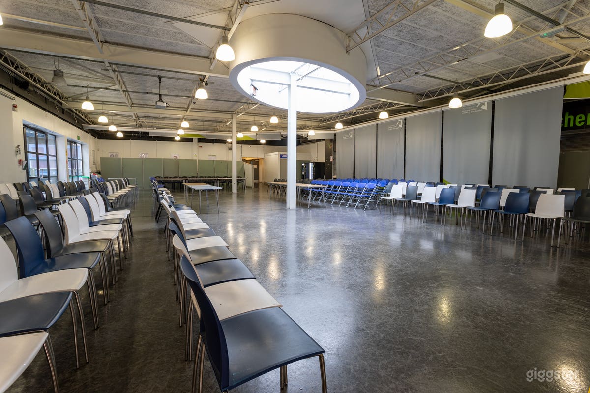 Versatile Pavilion Café &amp; Event Venue - Tottenham  Photo 2