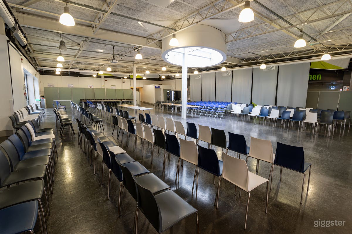 Versatile Pavilion Café &amp; Event Venue - Tottenham  Photo 3