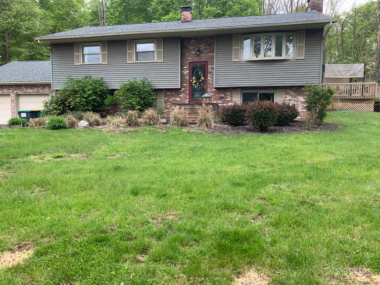  Modern Ranch House in Kingston, NY (11.4 acres) 