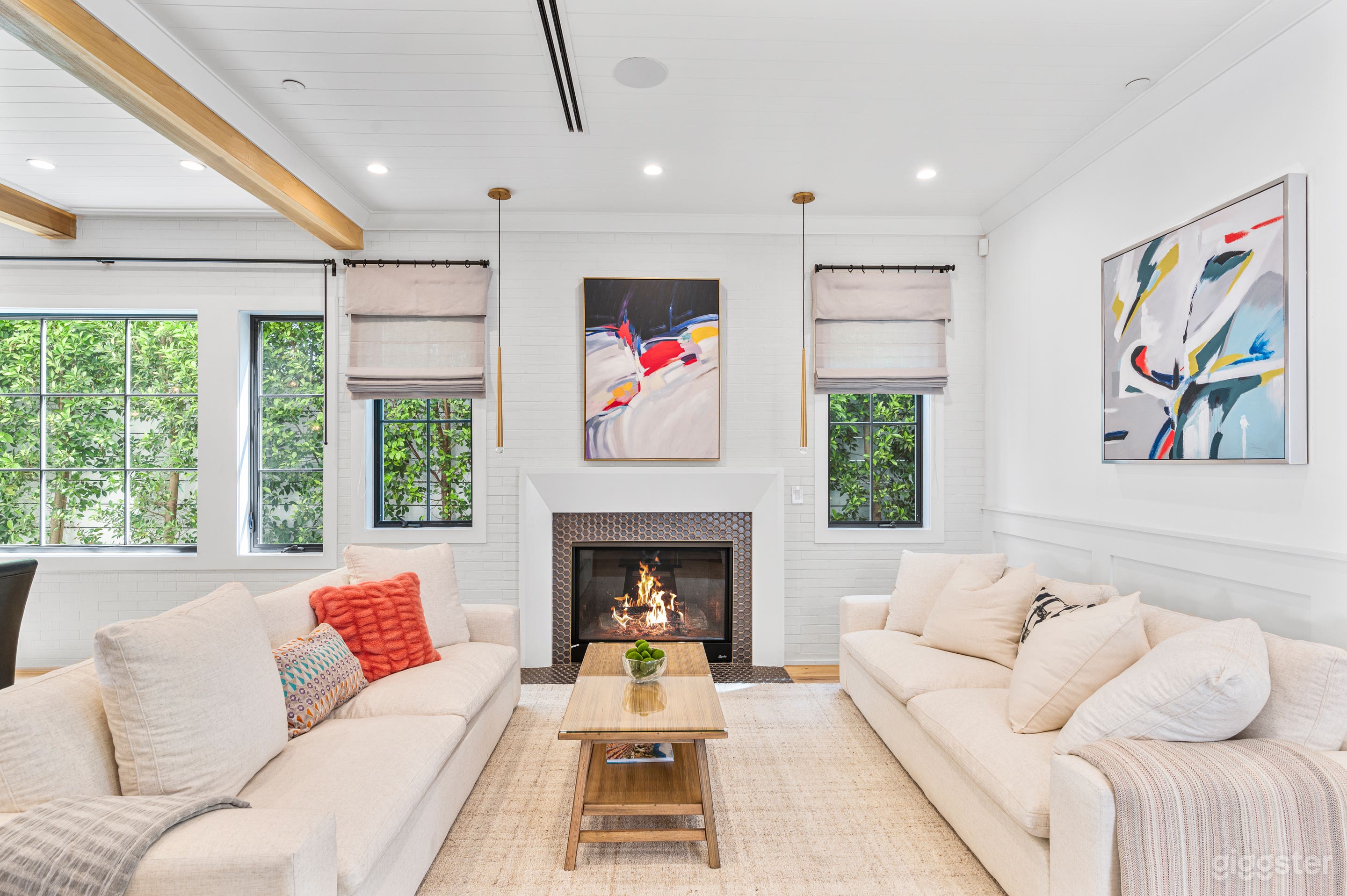 Meticulously Designed Mansion w/ Unique Architecture Photo 2