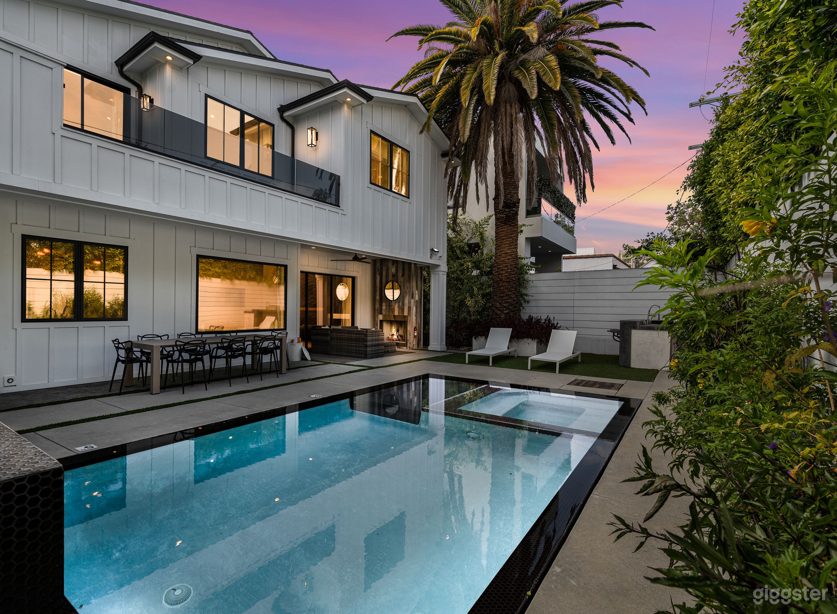 Meticulously Designed Mansion w/ Unique Architecture Photo 3