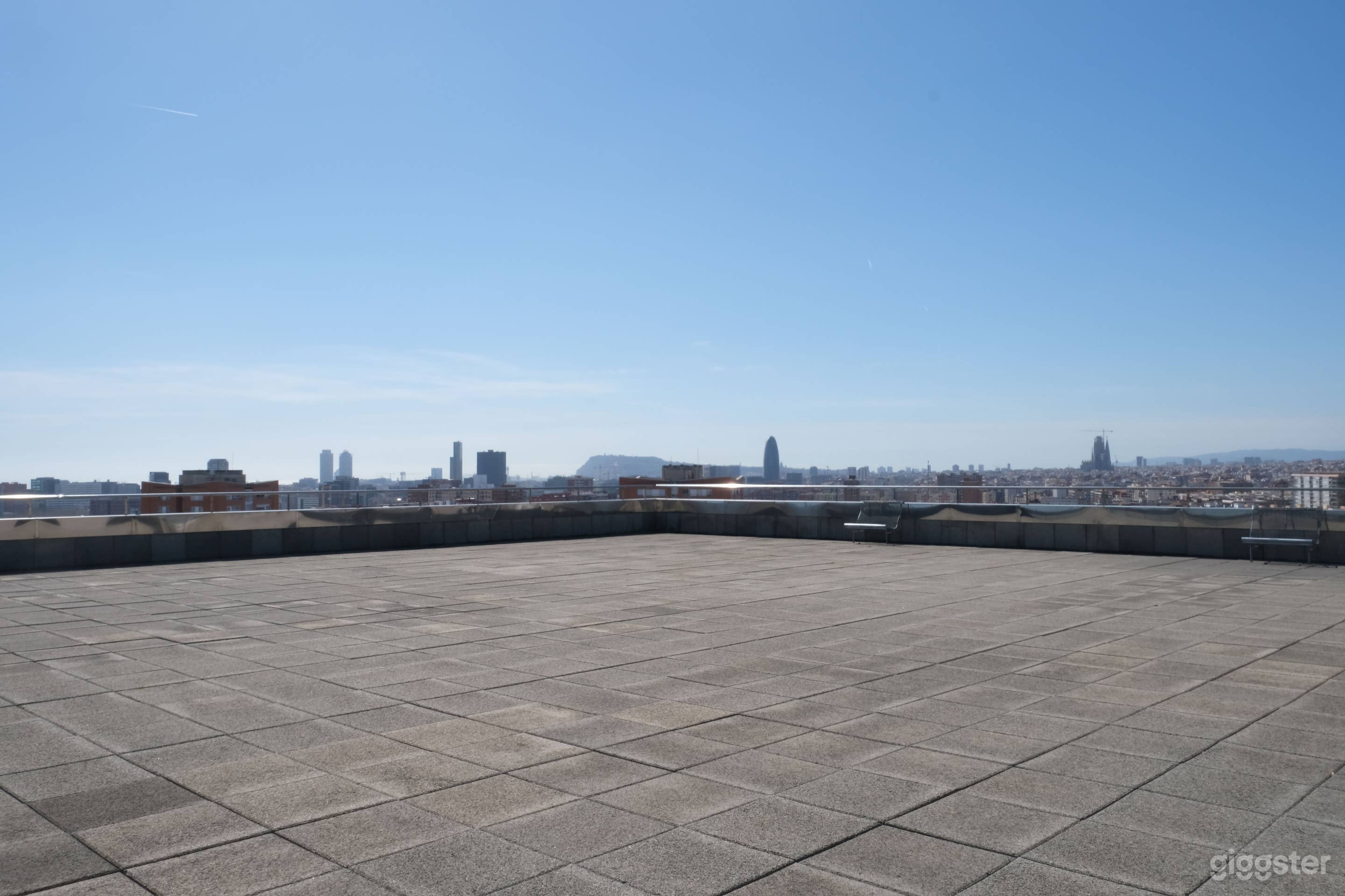 Gallery with 360º Panoramic View Photo 4