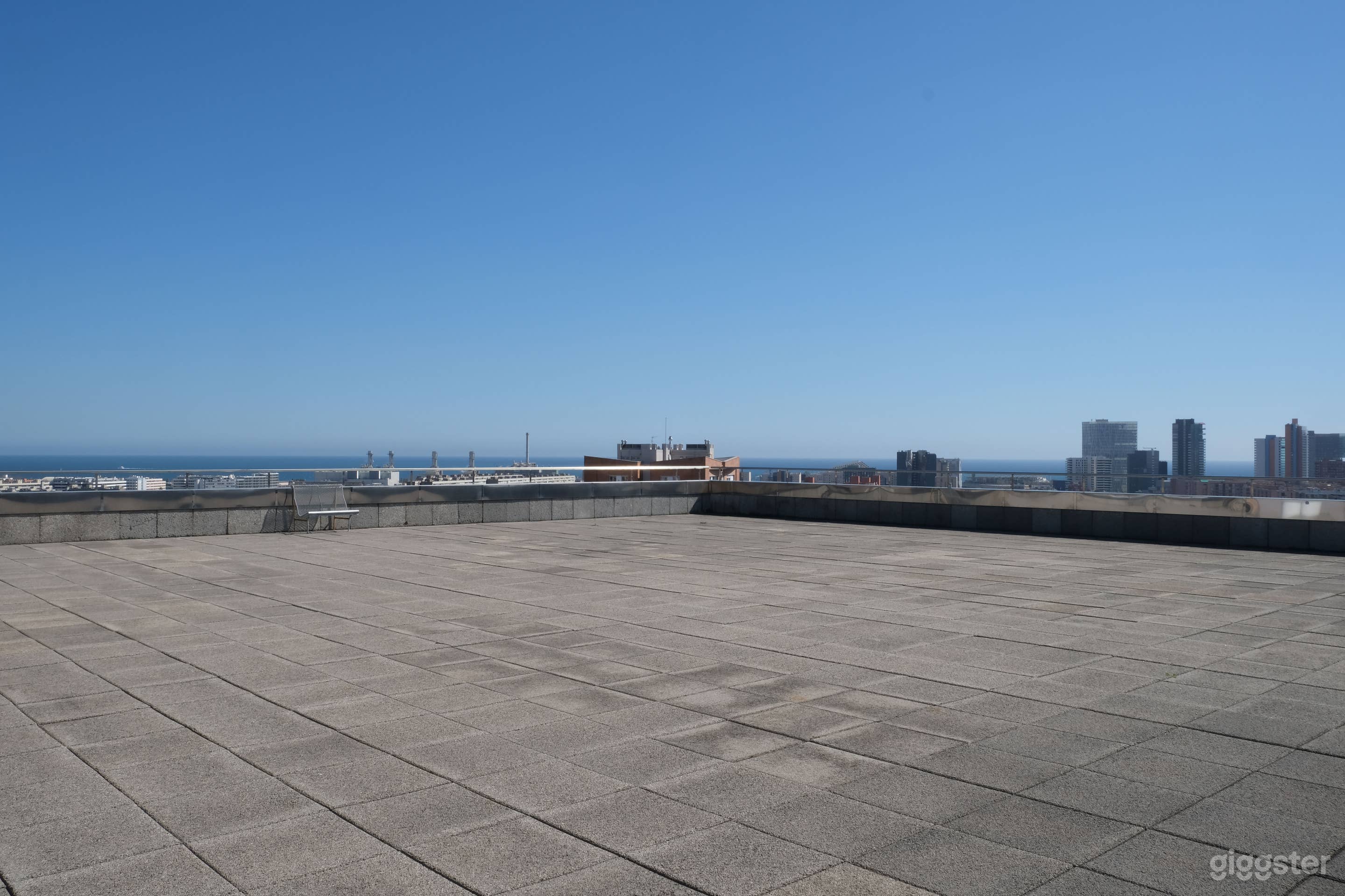 Gallery with 360º Panoramic View Photo 2