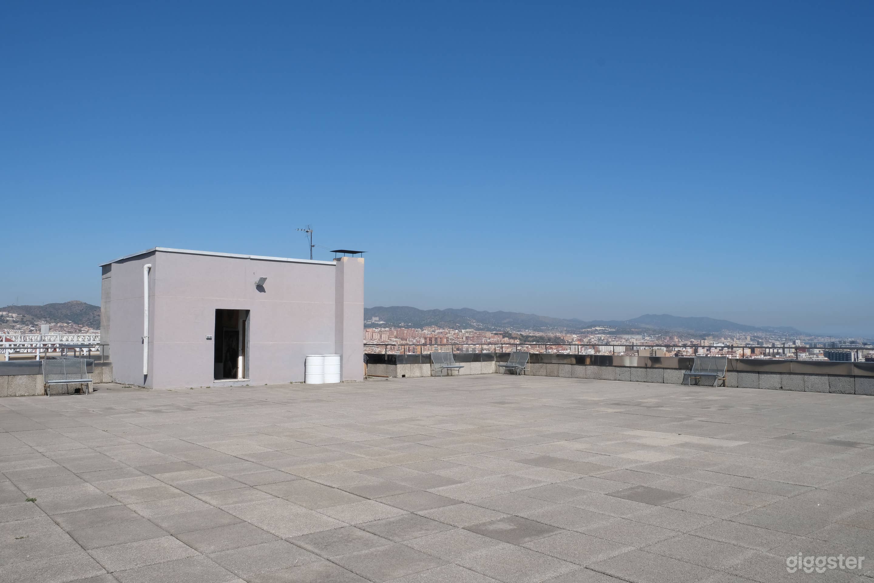 Gallery with 360º Panoramic View Photo 3