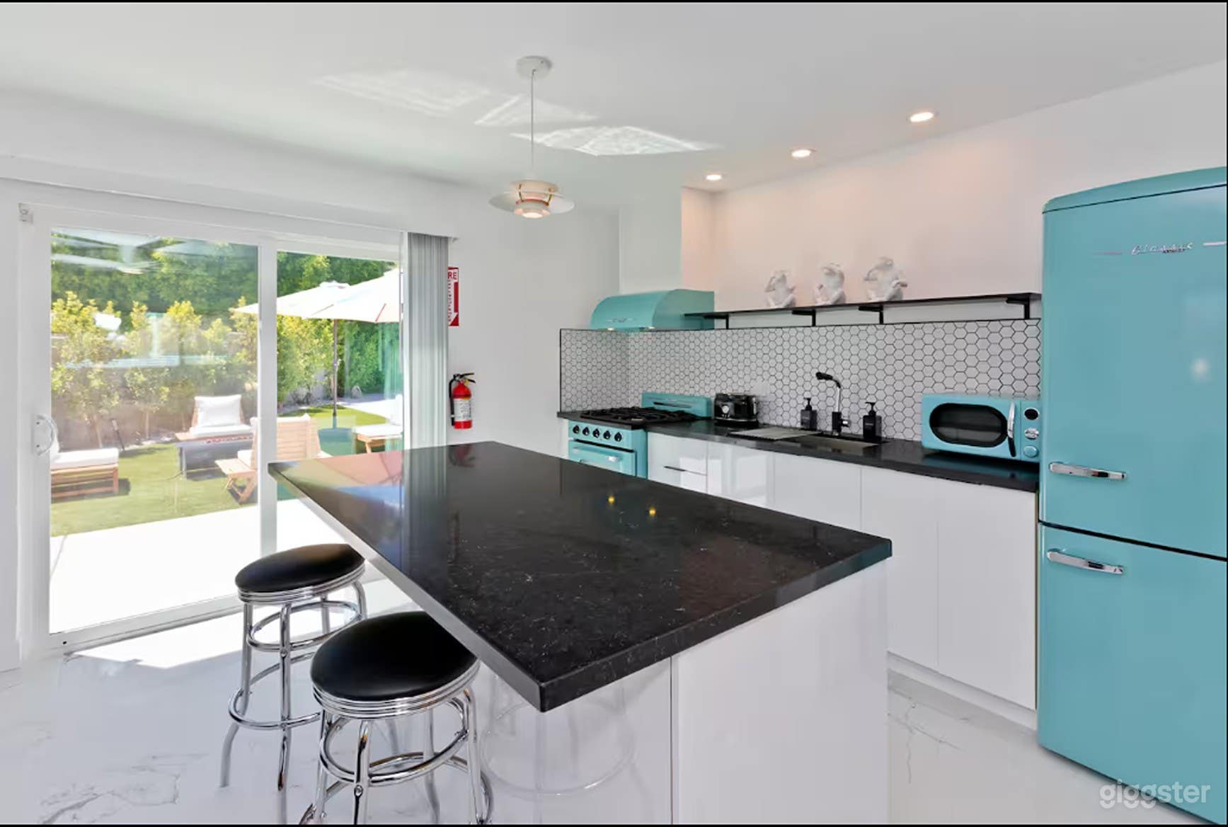 Retro Palm Springs Home with Pool Photo 3